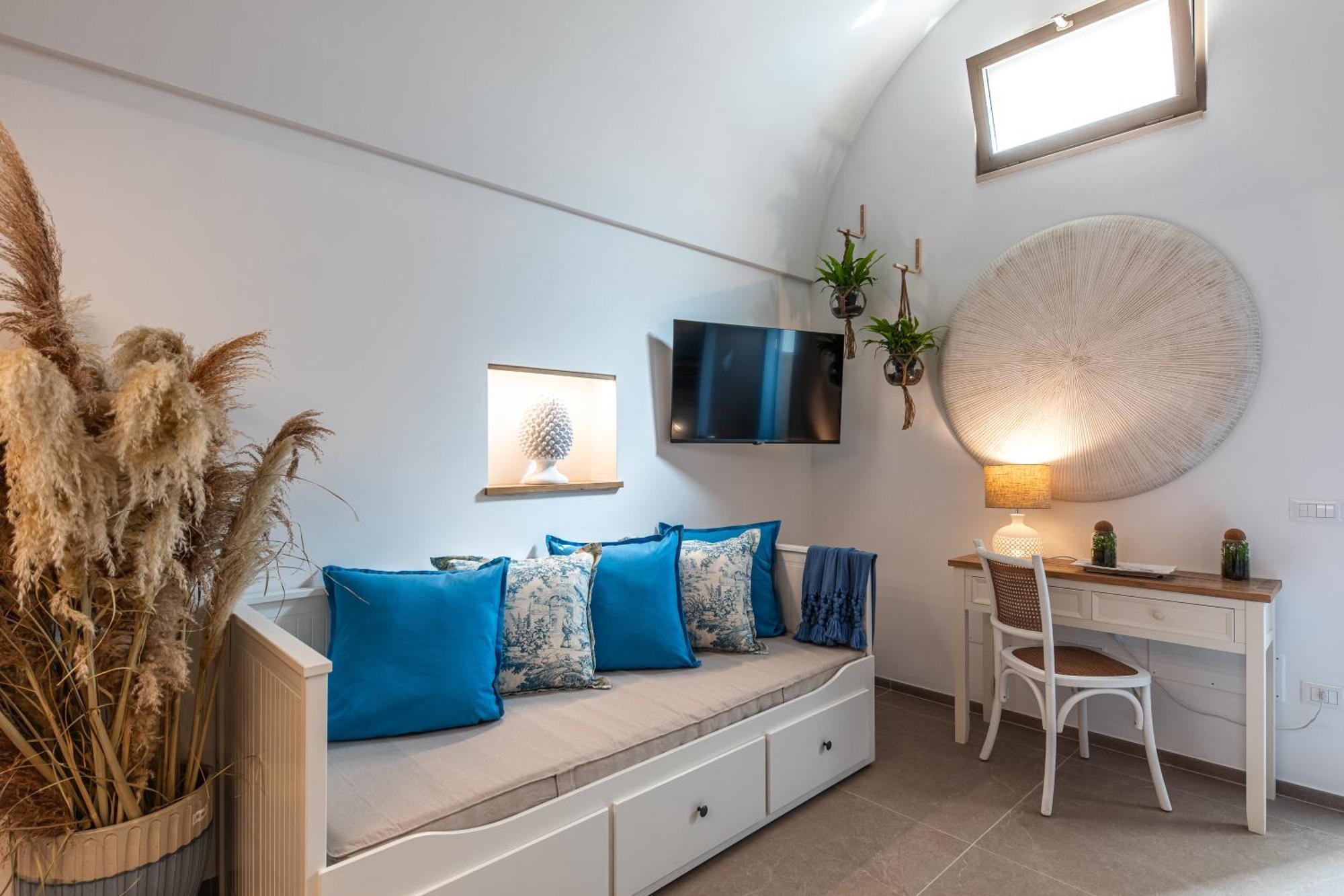 Апартаменты Loft Regina Minor Монополи Экстерьер фото